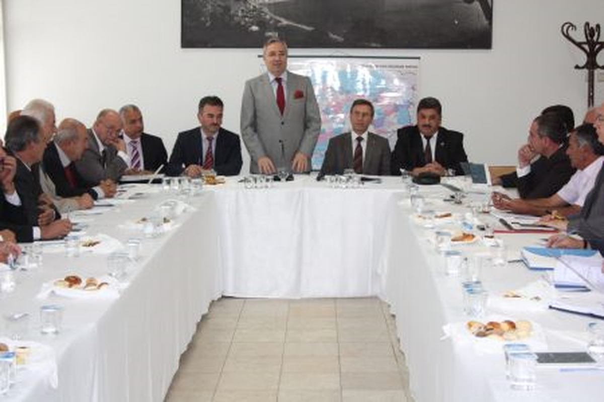 Çelik Gemlikte Köy Muhtarlarını Dinledi