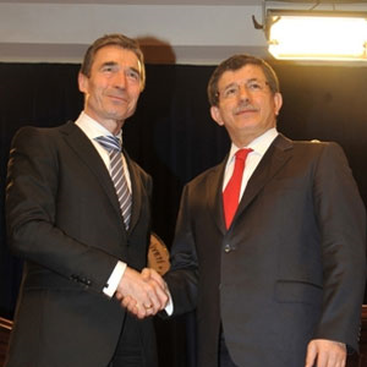 Davutoğlu Rasmussen ile Görüştü