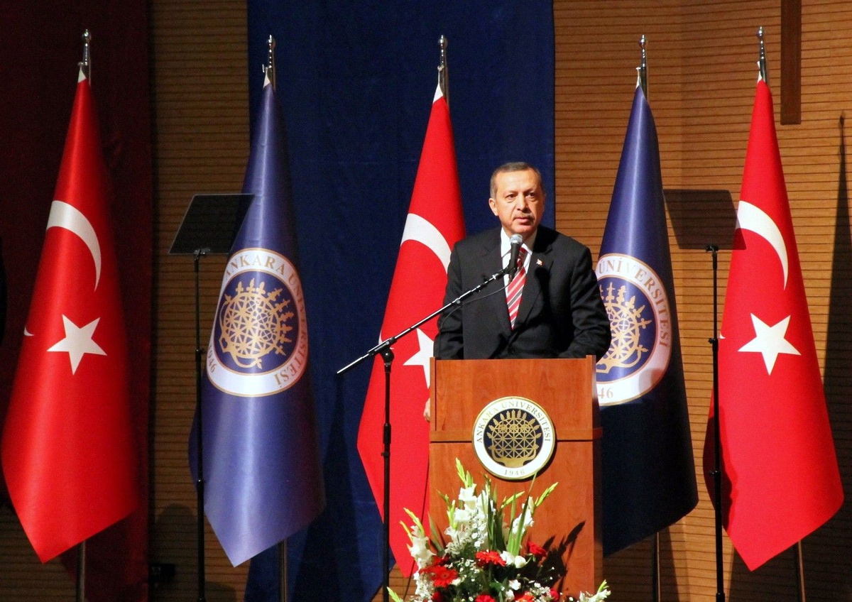 ) Erdoğan\'dan Gençlere Tavsiye: Her İşte En İyiyi Hedefleyin