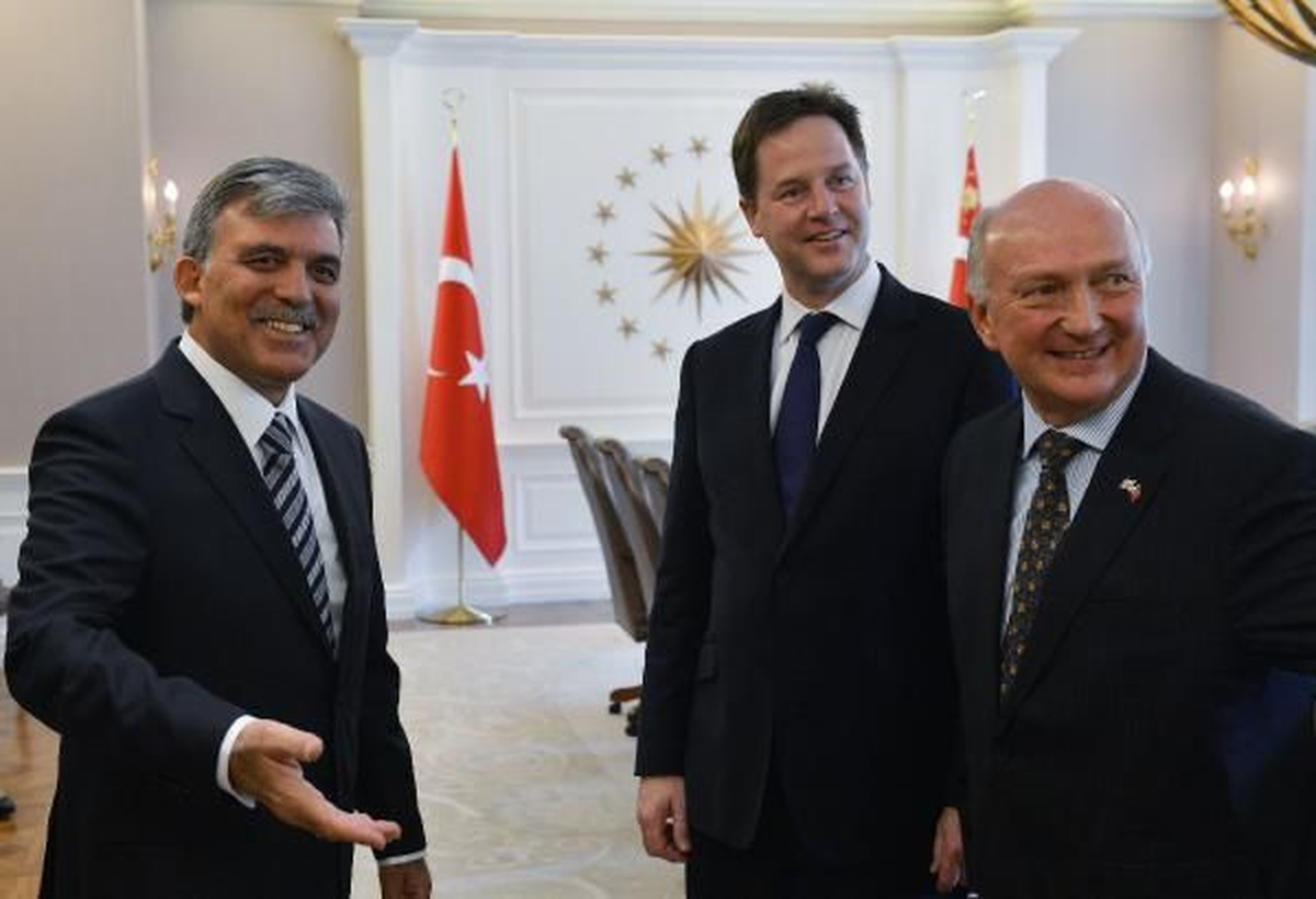 Gül\'ün İngiltere Başbakan Yardımcısı Clegg\'i Kabulü