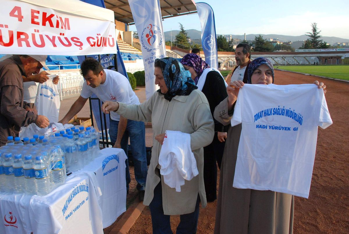 "Hadi Yürüyek Heri" Sloganı ile Obeziteye Savaş