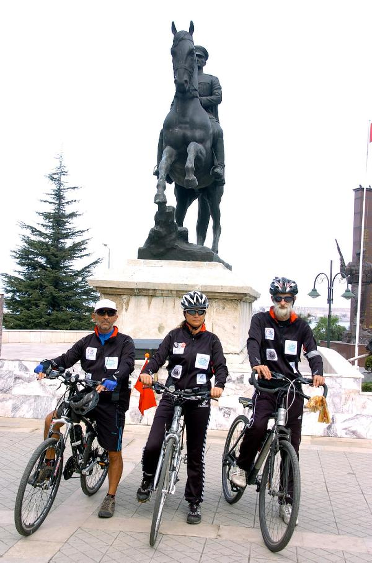 Kansere Dikkat Çekmek İçin Pedal Çeviriyorlar