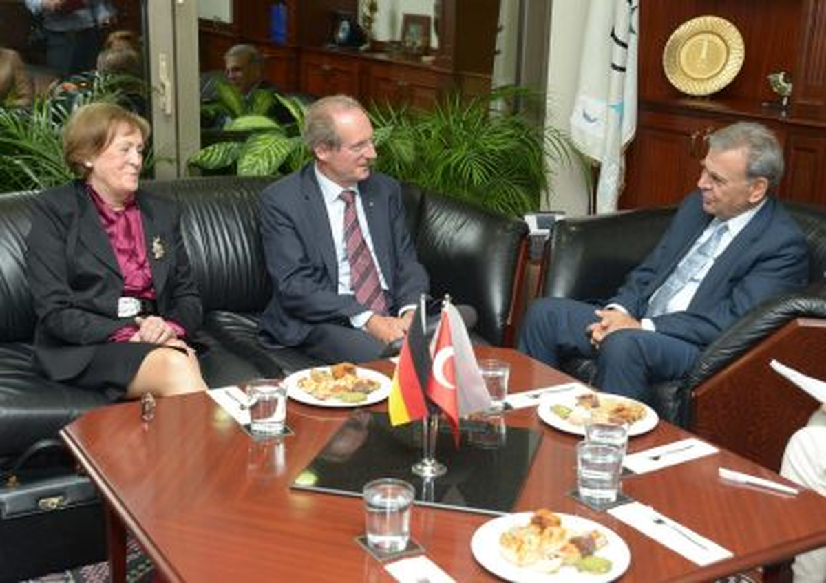 Kocaoğlu, Stuttgart Belediye Başkanı\'nı Ağırladı