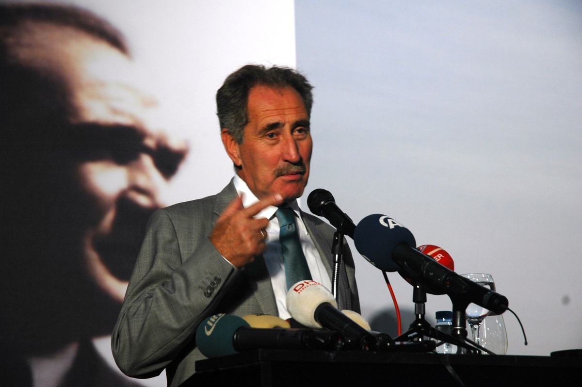 Kültür ve Turizm Bakanı Ertuğrul Günay." Bayram Öncesinden Başlayıp Aradaki Pazartesi Salıyı...