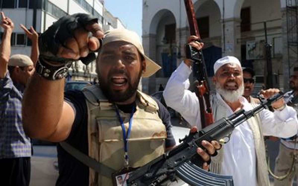 Kaddafi Yanlılarından Gövde Gösterisi