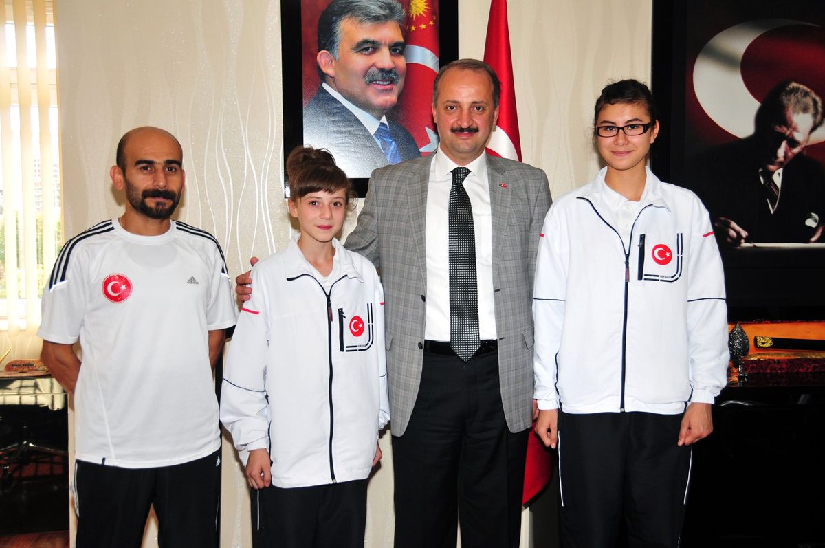 Mamaklı Balkan Şampiyonları Başkan Akgül\'ü Ziyaret Etti