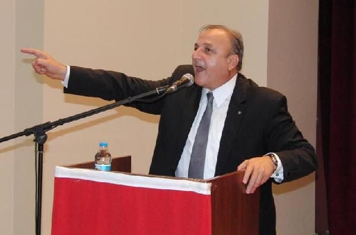 Mhp\'li Vural: "Başbakan Köşk Derdine Düşmüştür"