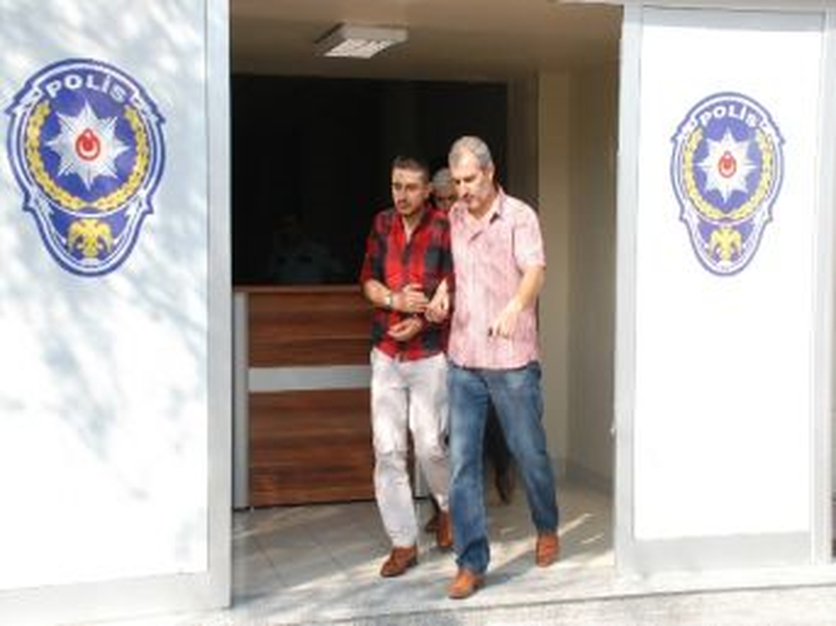 Minibüs Fareleri Çayeli\'nde Yakalandı