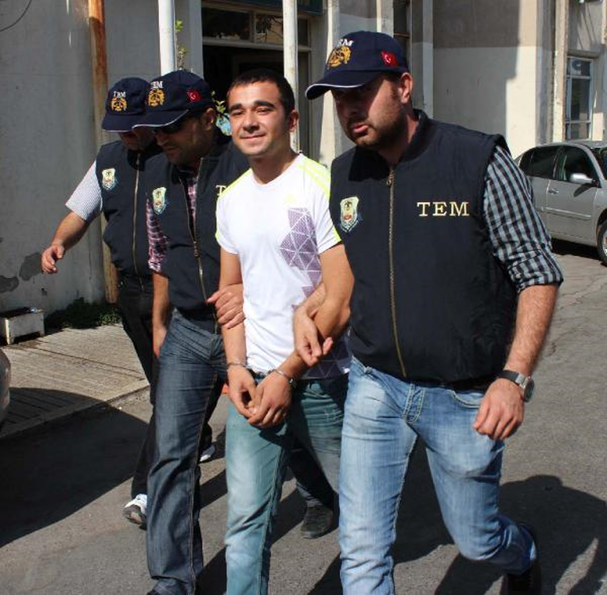 Molotofkokteylleriyle İlgili Aranan Gösterici Yakalandı