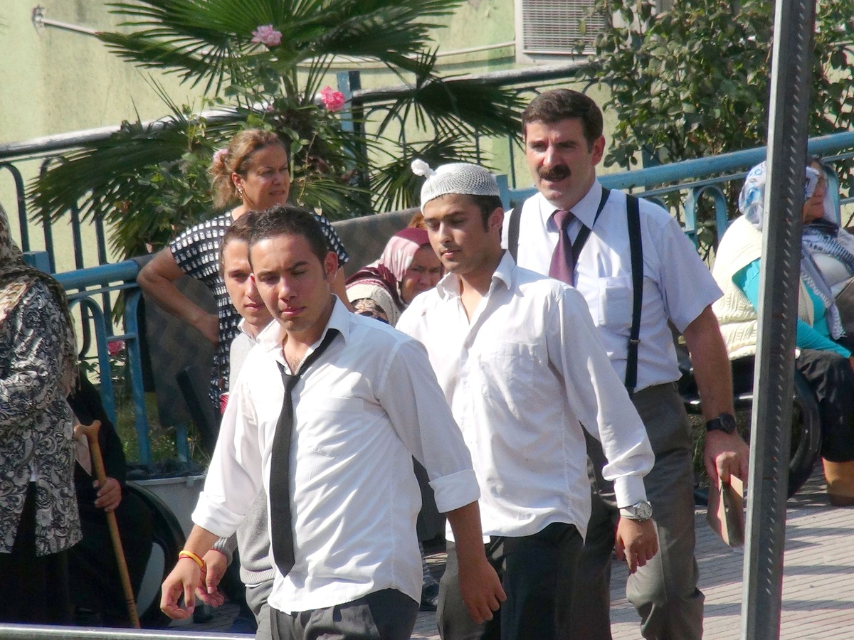 Okul Önünde Muştayla Darbedilen Öğrenci Yaralandı