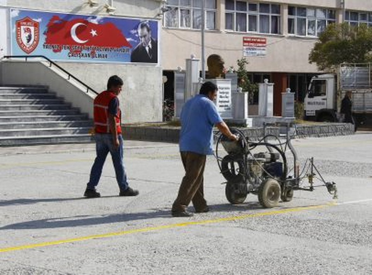 Okullarda Çalışmalar Devam Ediyor