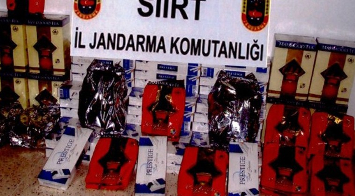 Siirt\'te Kaçak Sigara ve Çay Ele Geçirildi