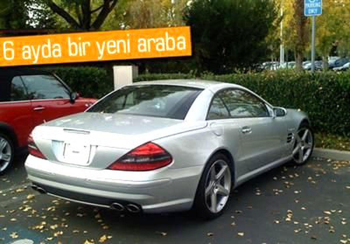 Steve Jobs\'un Arabalarında Hiç Plaka Olmamış