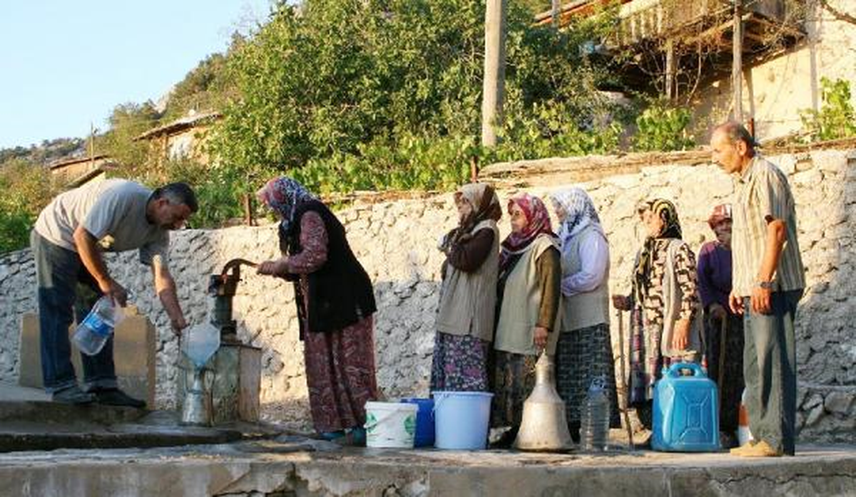 Sadıklar Köyü\'nde Su Alarmı!