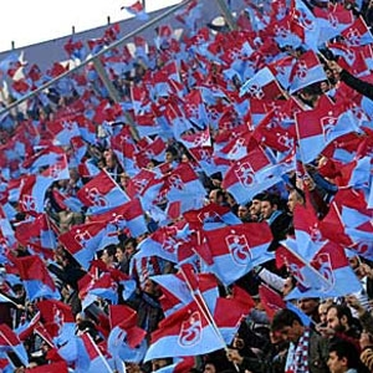 Trabzonspor\'un Taraftar Yasağı Kalkıyor