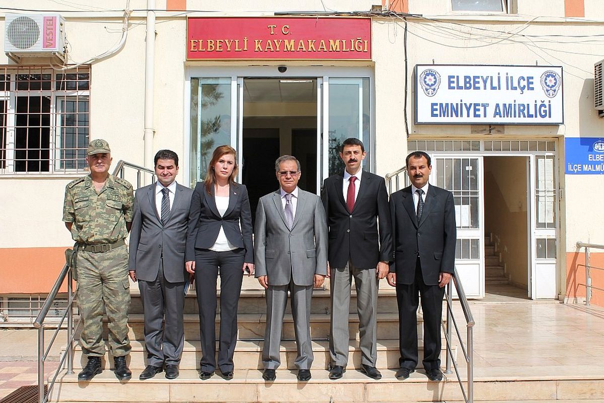 Vali Tapsız Elbeyli\'de İncelemelerde Bulundu