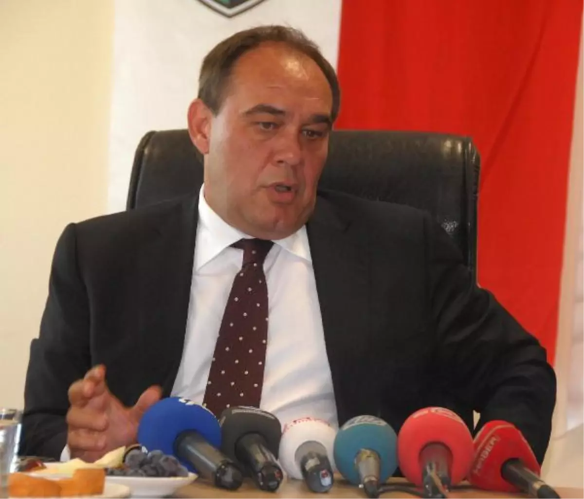 Yıldırım Demirören\'e Alex Sorusu