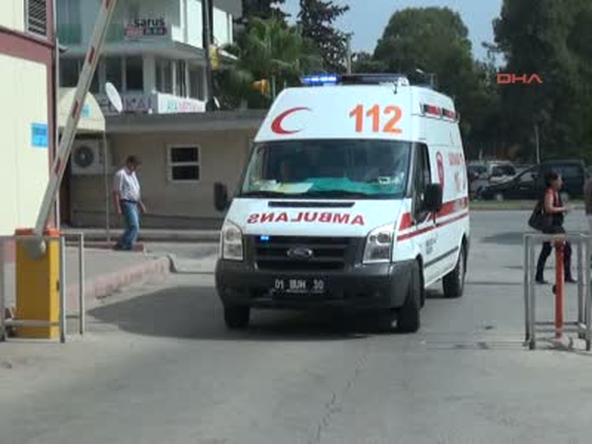 Yolda Yürürken Üzerine Merdiven Düştü
