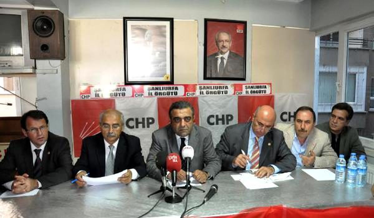 Akçakale\'de İncelemelerini Sürdüren CHP Heyeti Bilgi Alamamaktan Şikayetçi