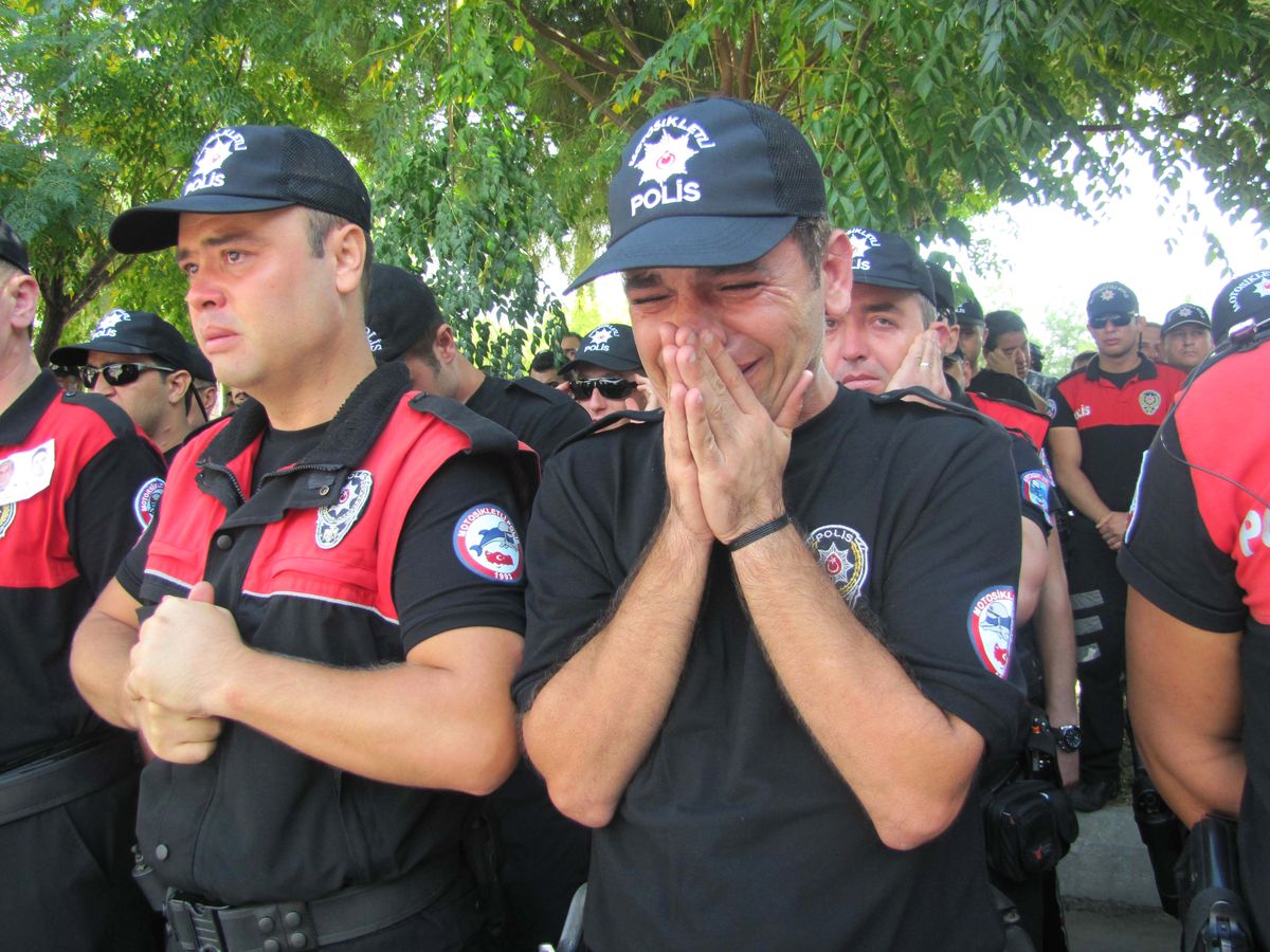 Antalya\'da Polise Silahlı Saldırı