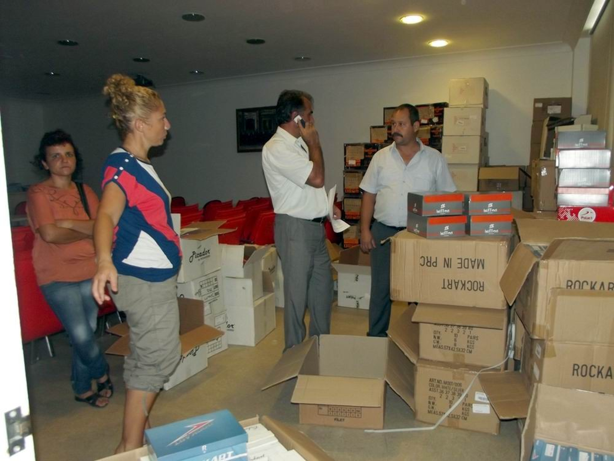 ATO\'dan Öğrencilere Ayakkabı Yardımı