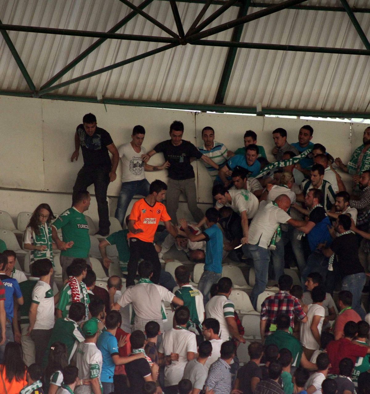 Bıçaklı Dehşet Bursaspor\'a Pahalıya Mal Oldu