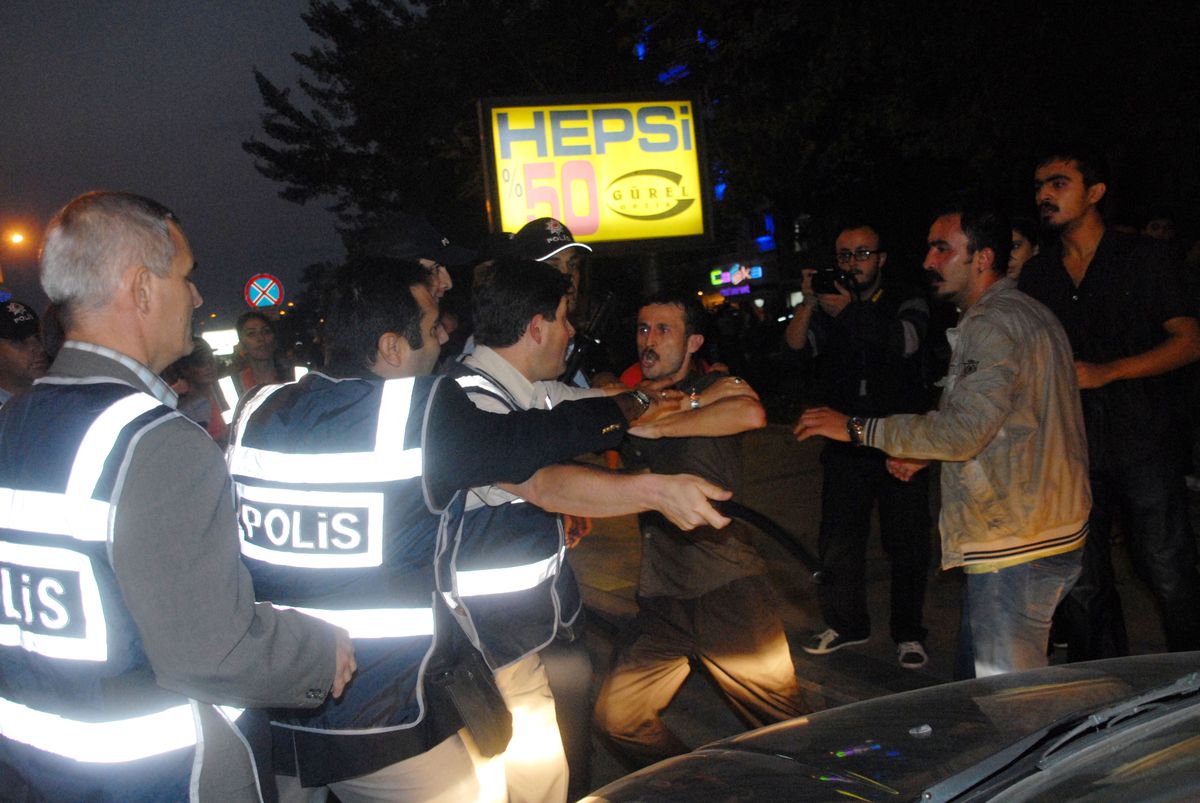 Çanakkale\'de "Tezkere" Protestosu