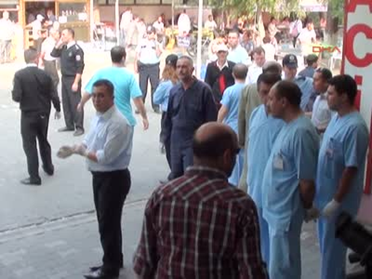Çanakkale Öğrenci Midibüsü Gölete Uçtu İki Ölü