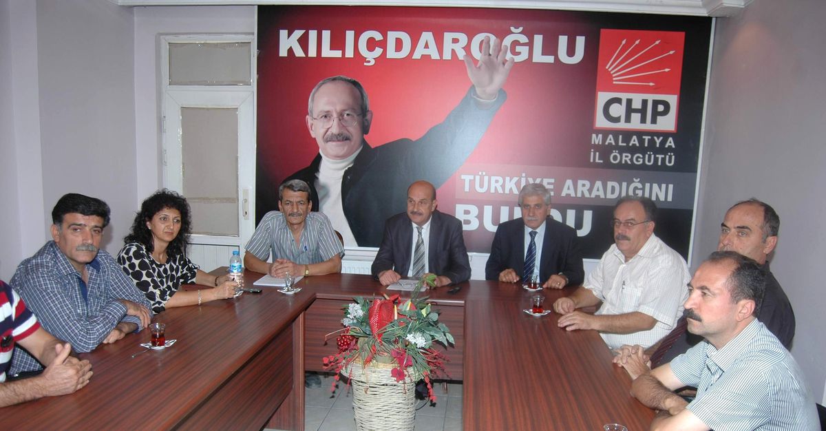 CHP 4+4+4 Ekibi Kurarak Okulları Geziyor