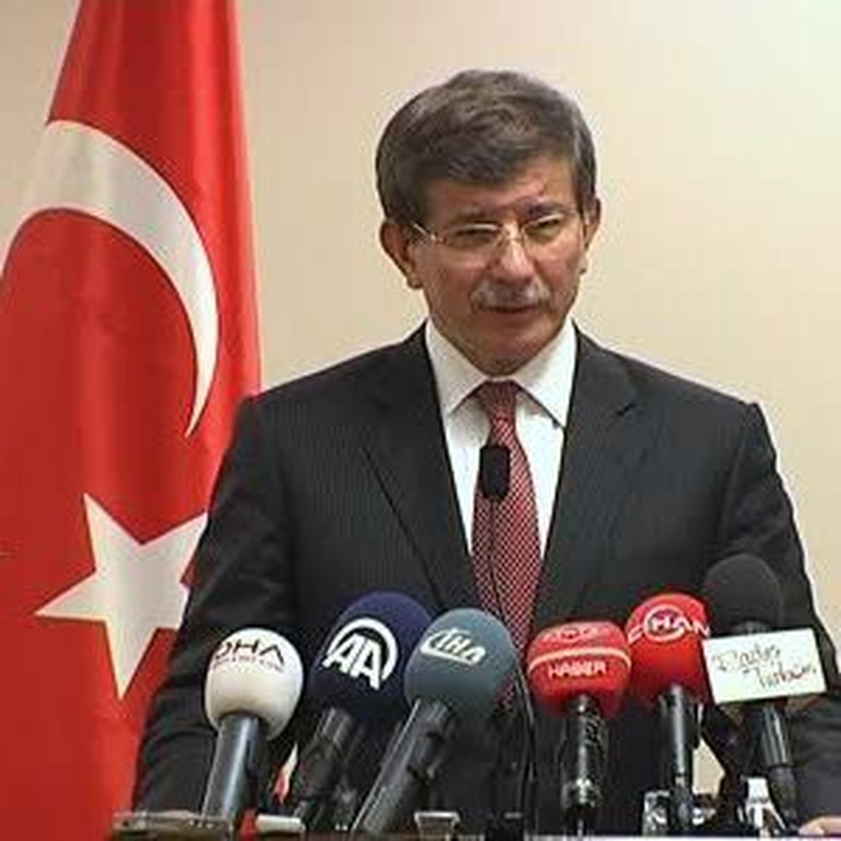 Davutoğlu, Hillary Clinton ile Görüştü