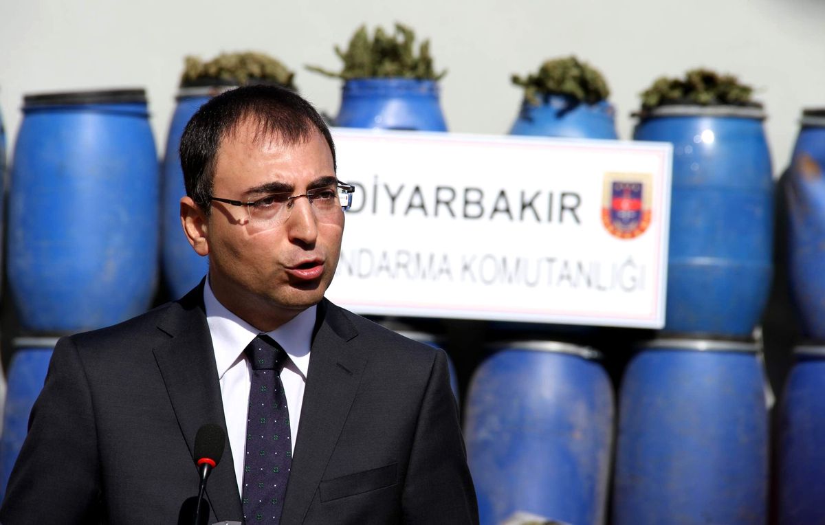 Diyarbakır\'da Bir Araçta Patlatılmaya Hazır 200 Kilo Bomba Bulundu1