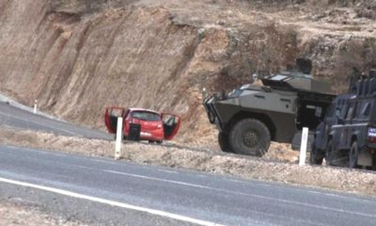 Diyarbakır\'da Bomba Yüklü Araç Yakalandı
