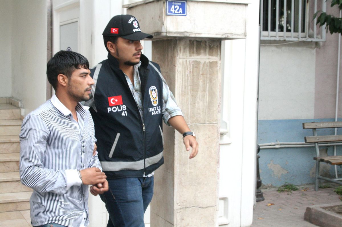 Dolandırıcı Düğünde Yakalandı