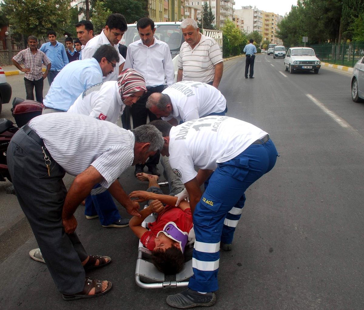 Elektrikli Bisiklet ile Otomobil Çarpıştı: 1 Yaralı