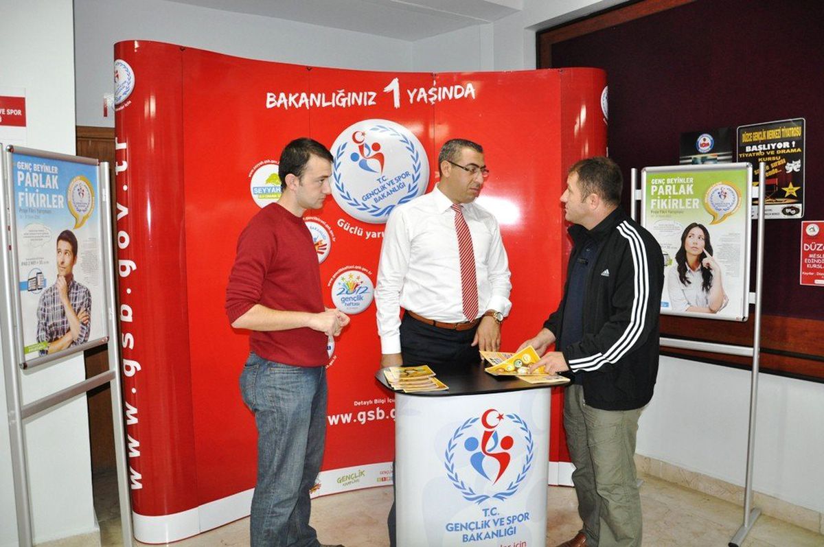 Gençlik Merkezi Dört Koldan Çalışıyor