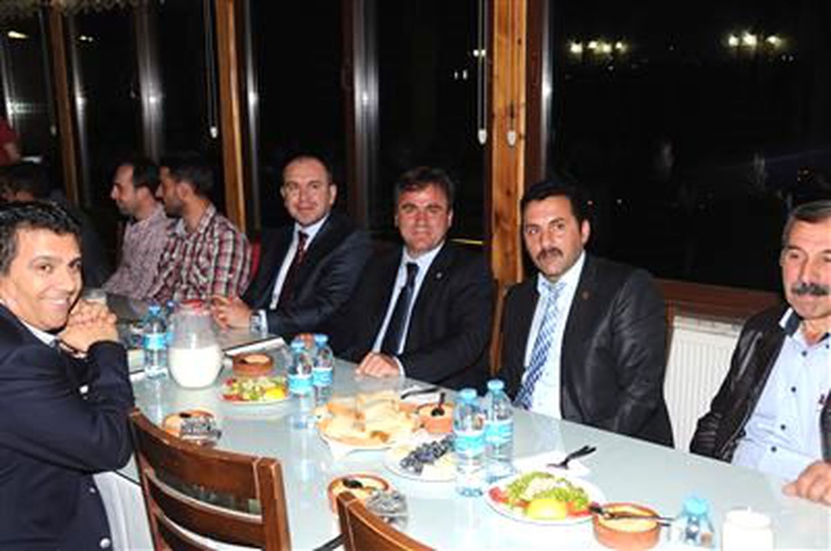 Gümüşhane\'de Protokol ve İşadamları Gümüşhanespor İçin Toplandı