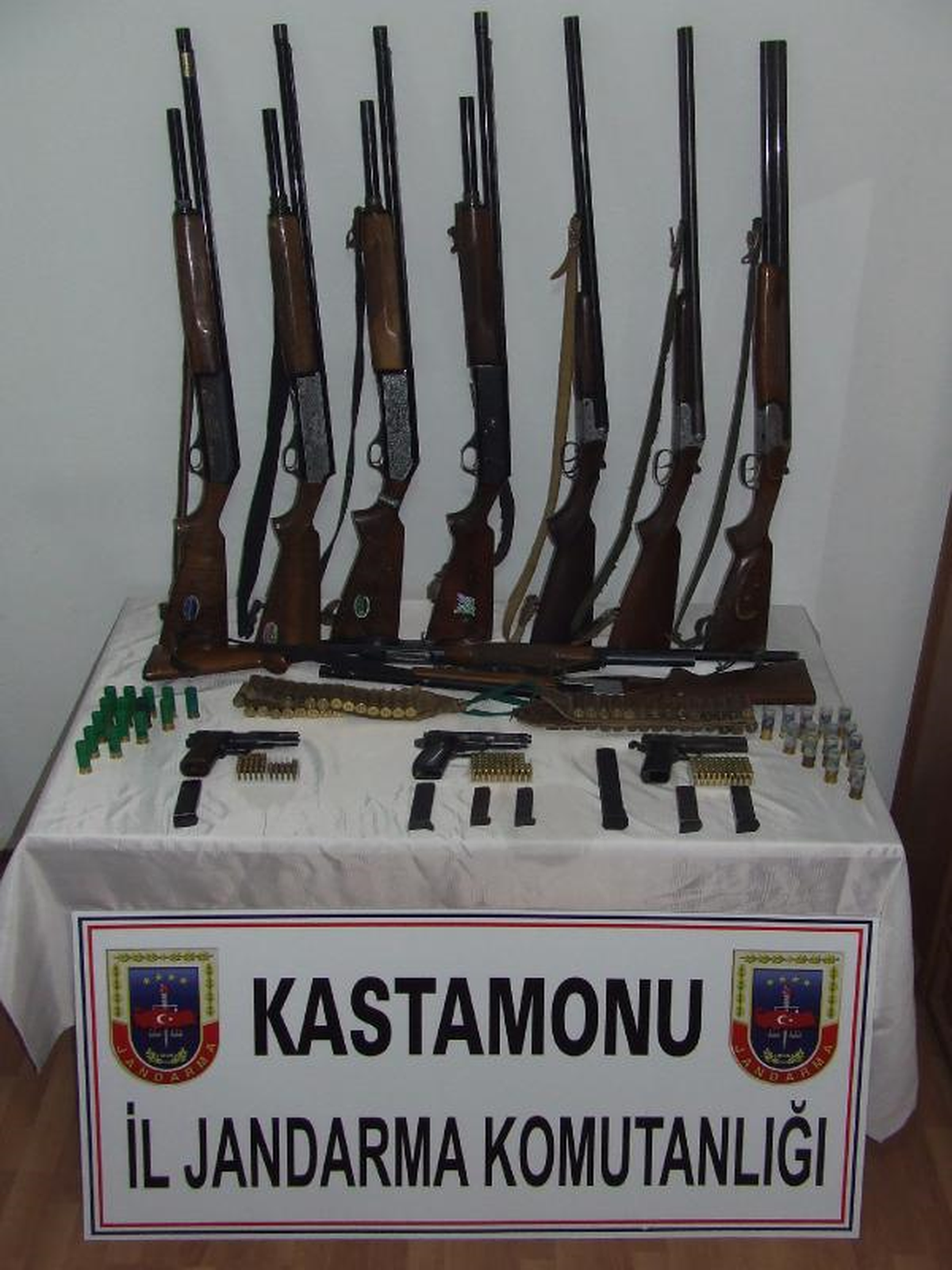 Jandarmadan Kaçak Silah Operasyonu