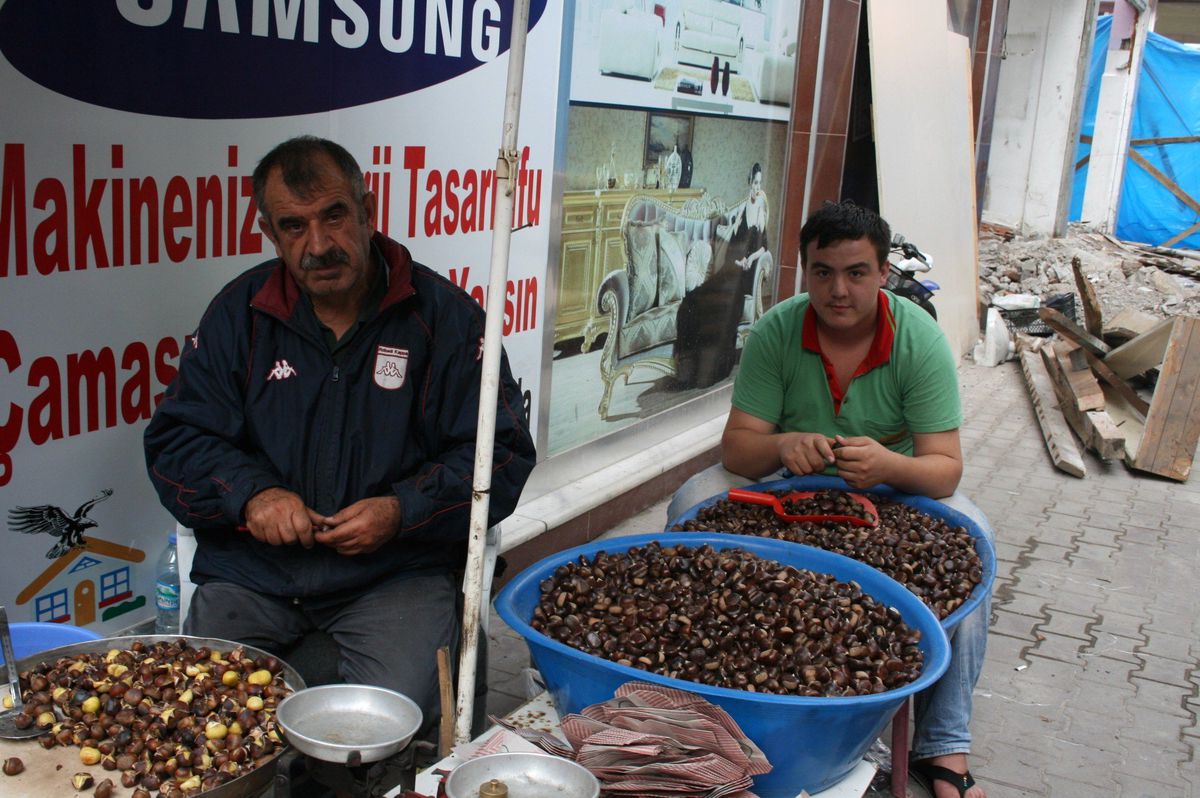 Kışın Habercisi Kestane Pazara İndi