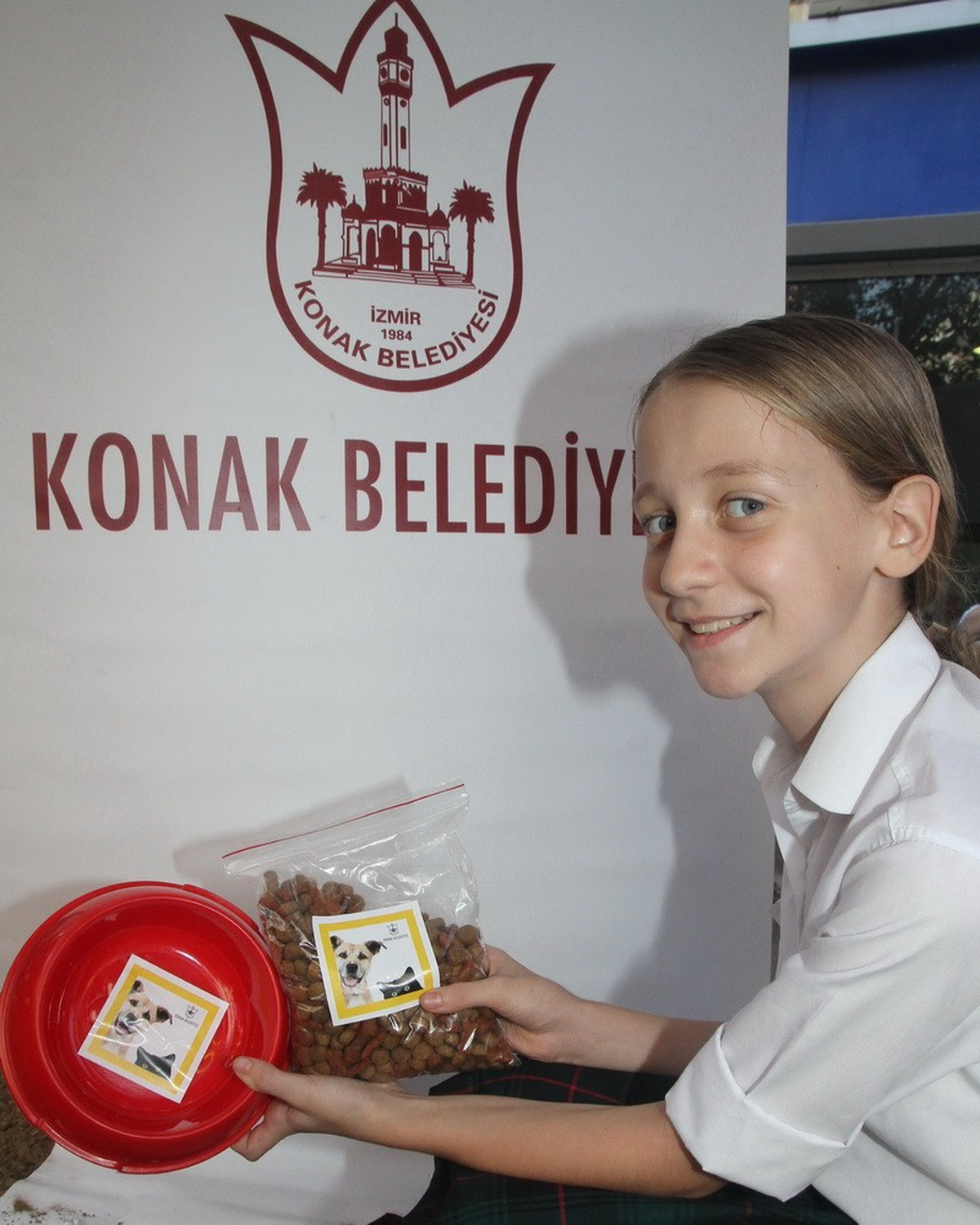 Konak Belediye Başkanı Dr. Hakan Tartan\'a \'Hayvan Babası Ödülü\'