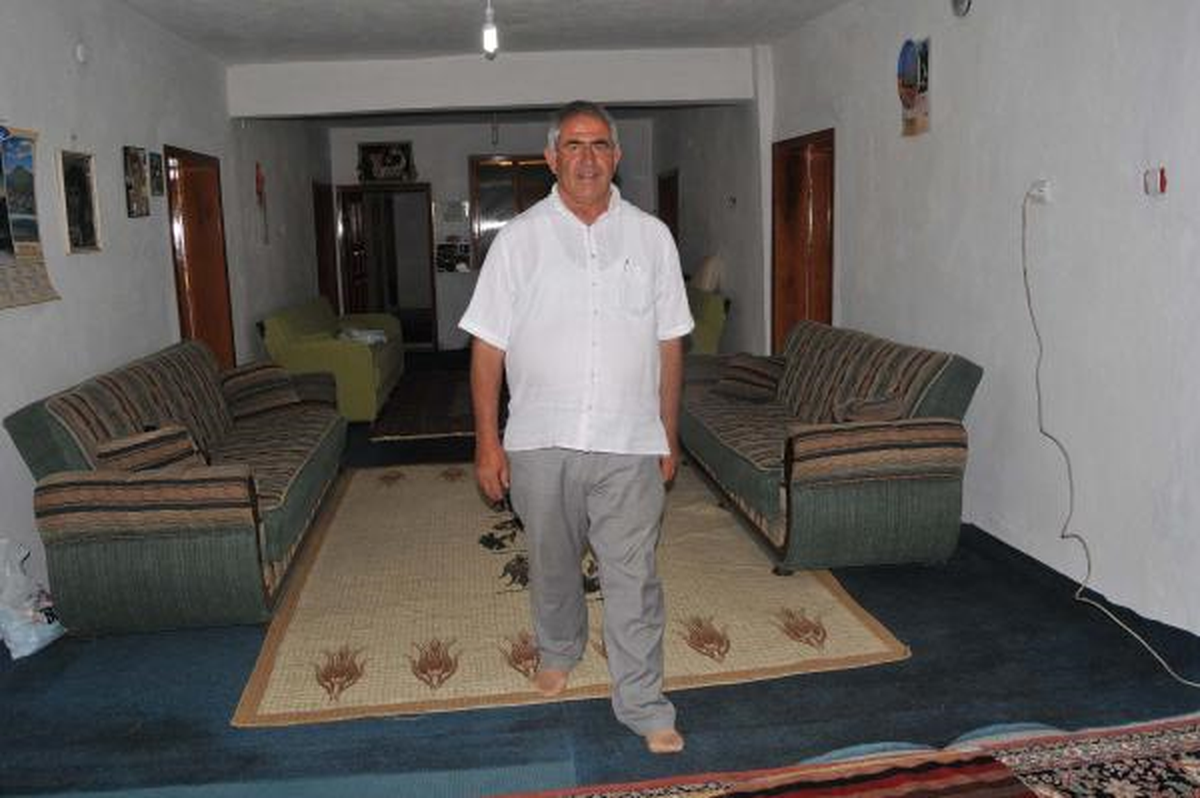 Misafirleri İçin 24 Odalı Ev Yaptırdı