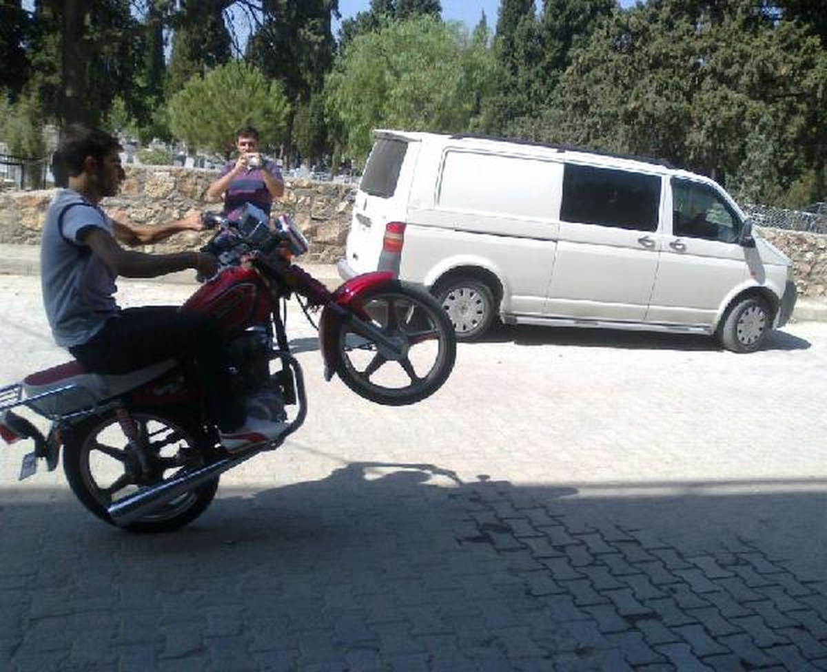 Motosikletli Genç Kazada Öldü