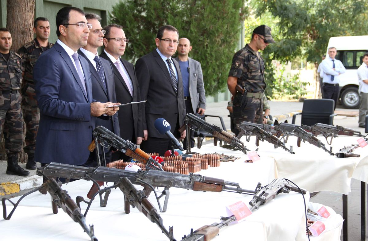 PKK\'ya Giden Silahlar Yakalandı