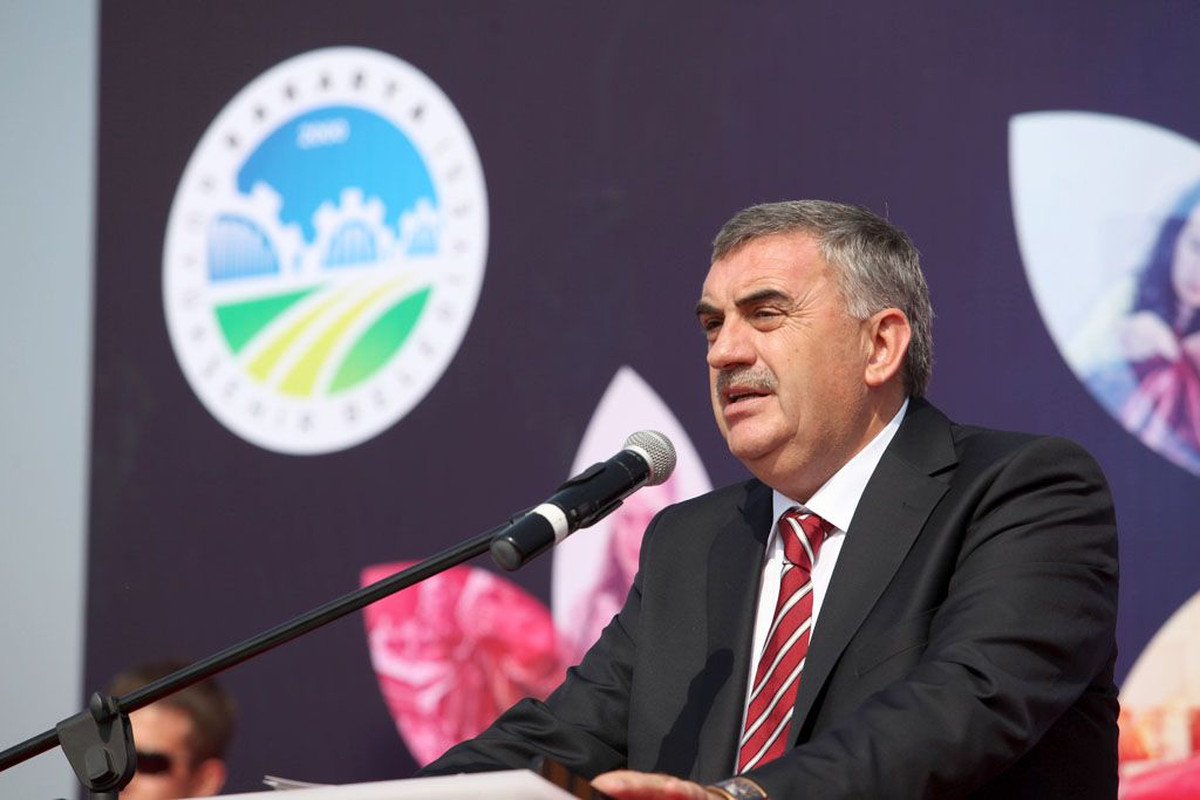 Sakarya Büyükşehir Belediye Başkanı Toçoğlu."Şehrimizin Bugünkü İhtiyaçlarını Giderirken Geleceği...
