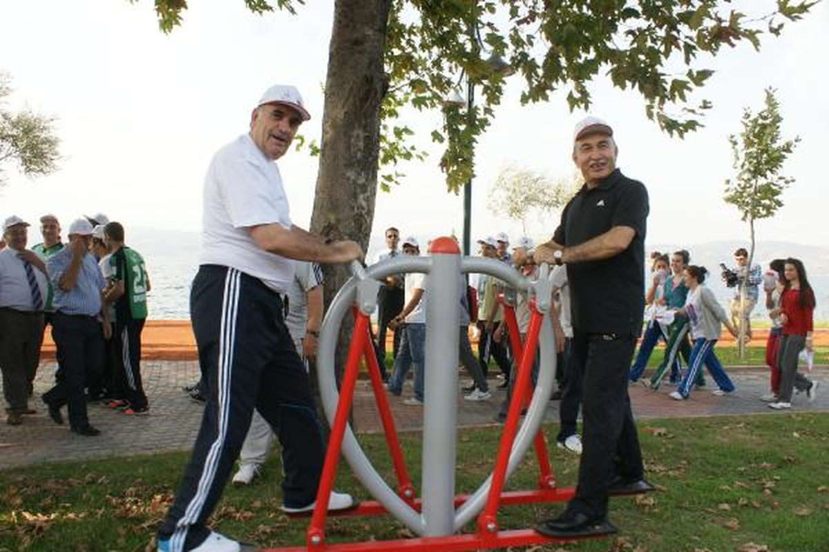 Sapanca Sahilinde 3 Kilometrelik Yürüyüş Yolu Törenle Açıldı