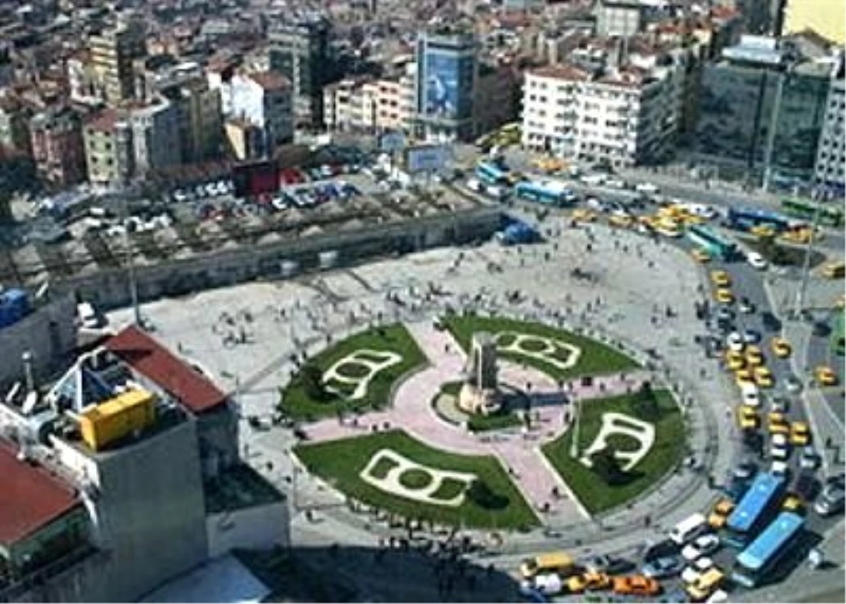 Taksim\'de Dükkanlar Boşaltılıyor