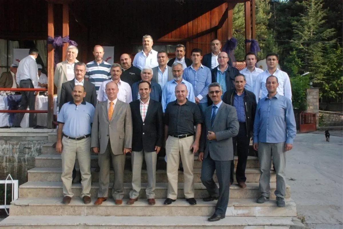 Uşak ve Gediz Organize Sanayi Bölgesi Yöneticileri Dostluk Yemeğinde Bir Araya Geldi