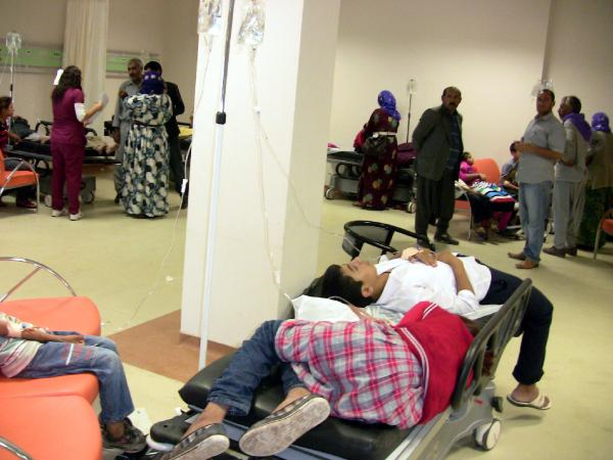 Viranşehir\'de 300 Öğrenci Yemekten Zehirlendi