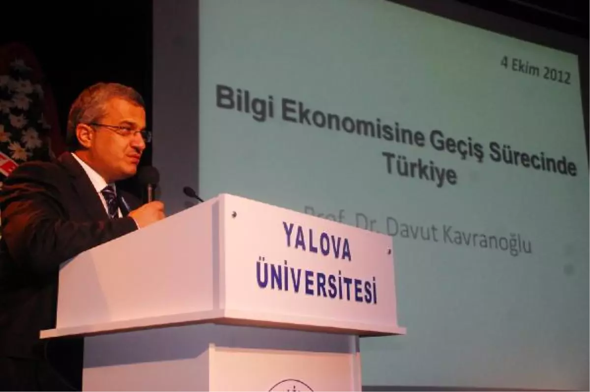 Yalova Üniversitesi\'nde Yeni Akademik Yıl Törenle Başladı