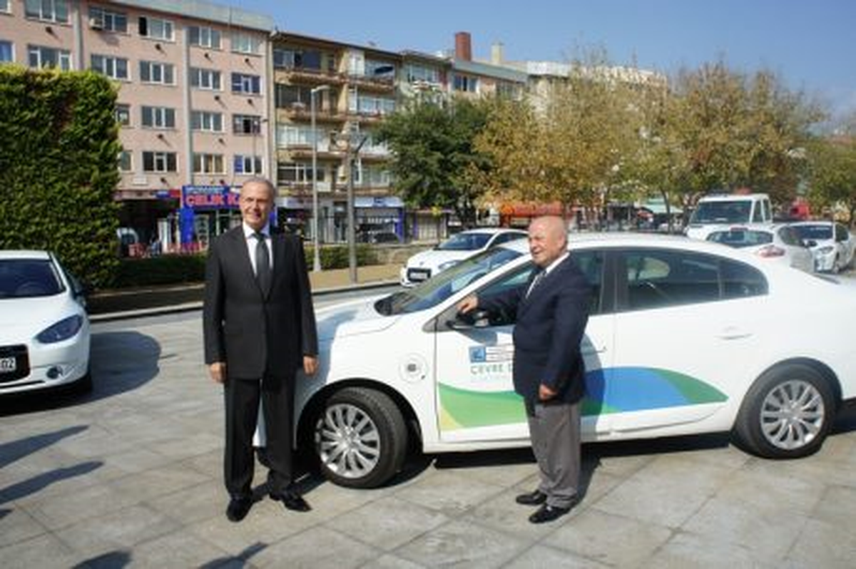 4 Adet Renault Fluence Z.E. Teslim Edildi