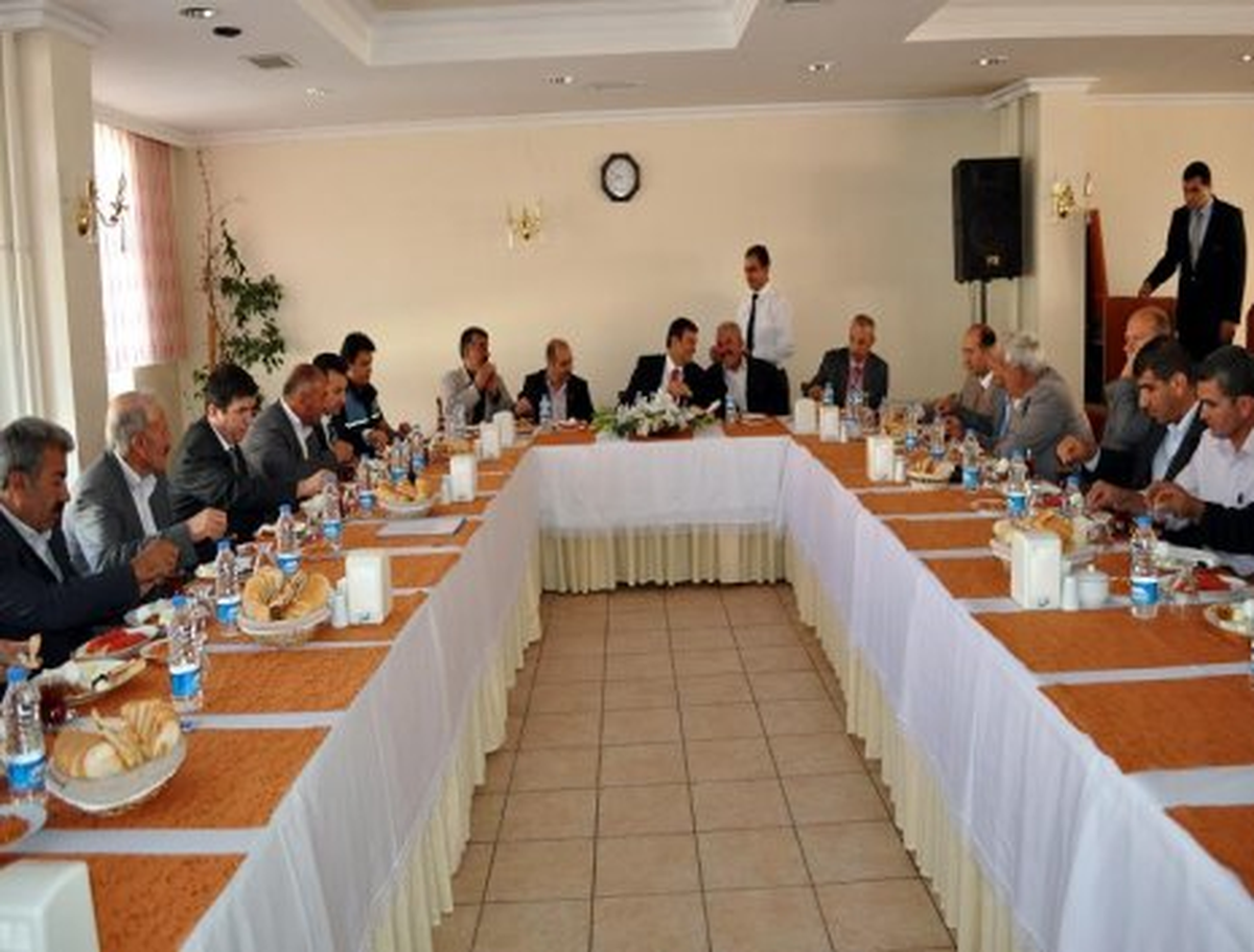 Ahlat Emniyet Müdürü Özyazıcı, Muhtarlarla Bir Araya Geldi